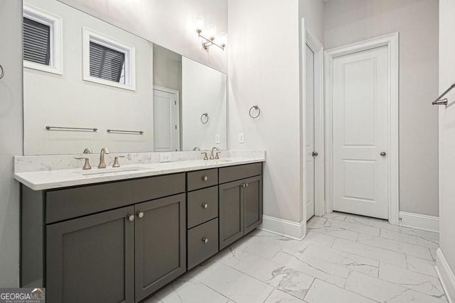 123 Village Green Avenue, Woodstock, GA 30189