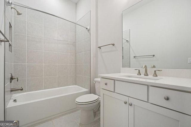 123 Village Green Avenue, Woodstock, GA 30189