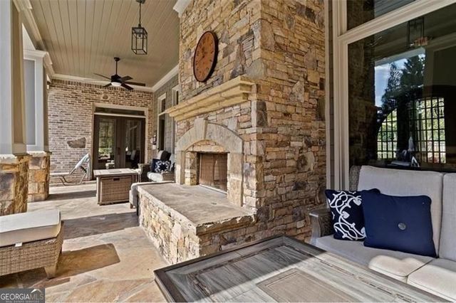 123 Village Green Avenue, Woodstock, GA 30189