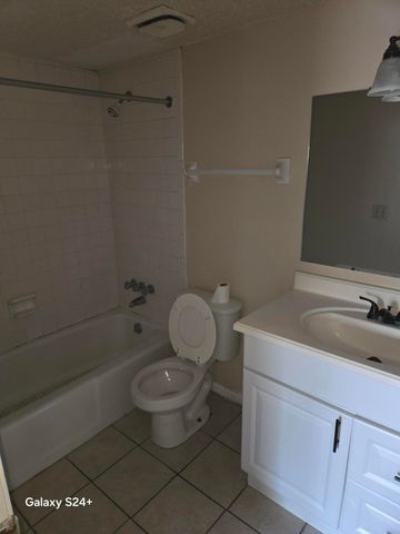 605 Colonial Drive, 4, Fort Walton Beach, FL 32547