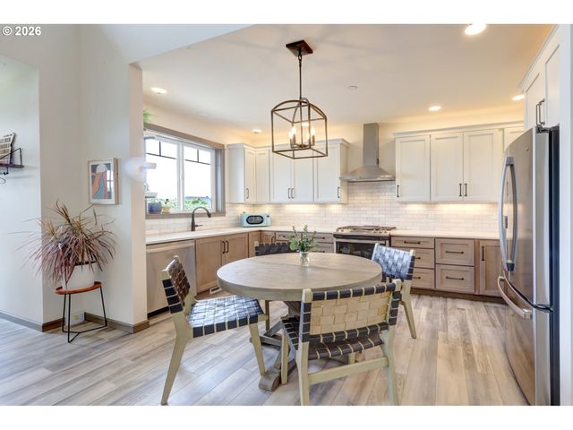 33032 PACIFIC BELLEVUE Ln, Warrenton, OR 97146