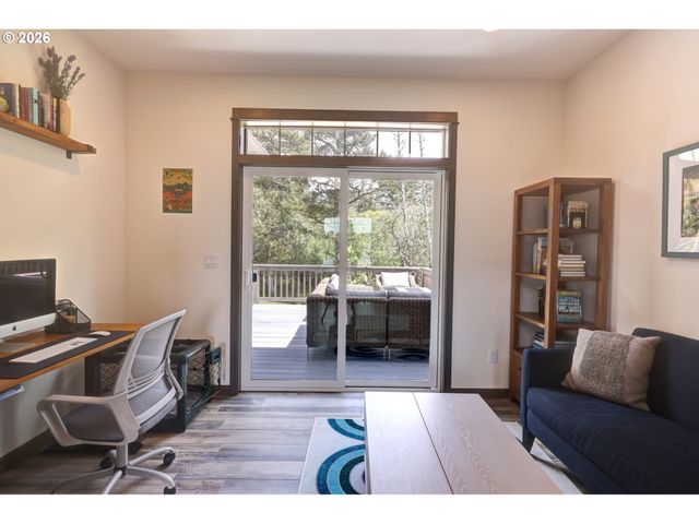 33032 PACIFIC BELLEVUE Ln, Warrenton, OR 97146