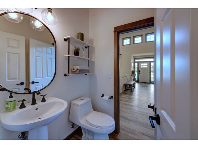 33032 PACIFIC BELLEVUE Ln, Warrenton, OR 97146