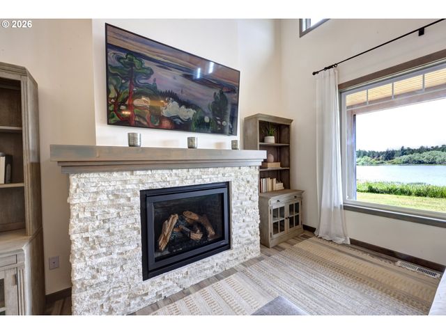 33032 PACIFIC BELLEVUE Ln, Warrenton, OR 97146