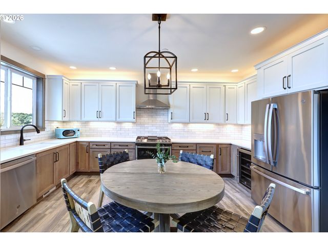 33032 PACIFIC BELLEVUE Ln, Warrenton, OR 97146