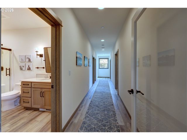 33032 PACIFIC BELLEVUE Ln, Warrenton, OR 97146