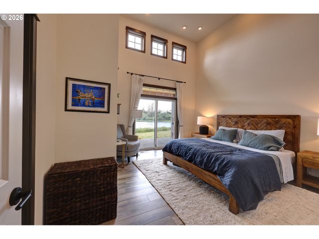 33032 PACIFIC BELLEVUE Ln, Warrenton, OR 97146