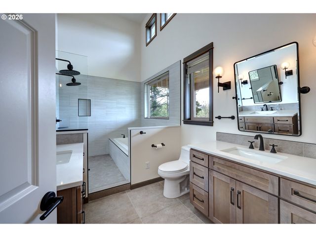 33032 PACIFIC BELLEVUE Ln, Warrenton, OR 97146