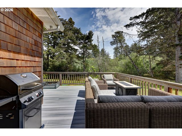 33032 PACIFIC BELLEVUE Ln, Warrenton, OR 97146