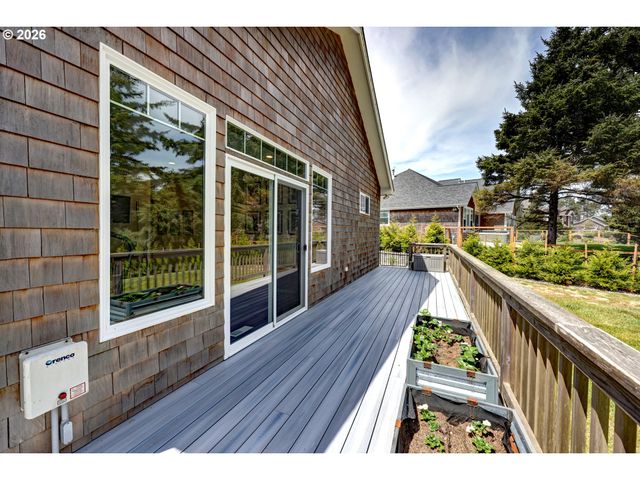 33032 PACIFIC BELLEVUE Ln, Warrenton, OR 97146