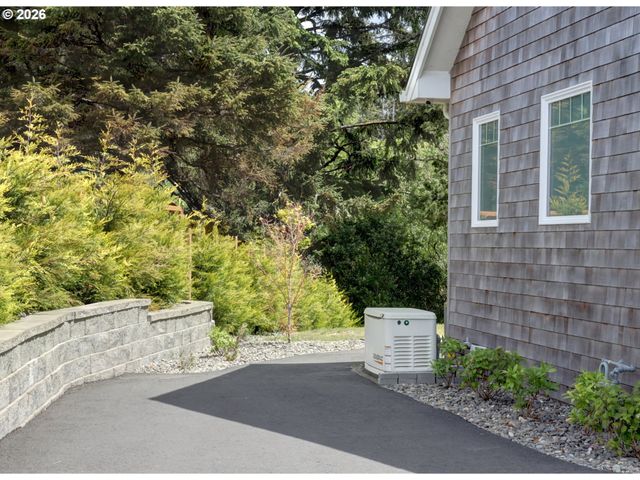 33032 PACIFIC BELLEVUE Ln, Warrenton, OR 97146