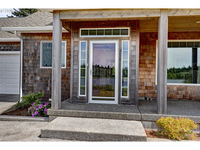 33032 PACIFIC BELLEVUE Ln, Warrenton, OR 97146