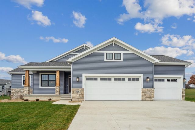 128 Goldcrest Court, Waterloo, IA 50701