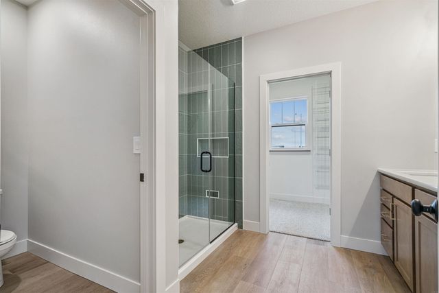 128 Goldcrest Court, Waterloo, IA 50701