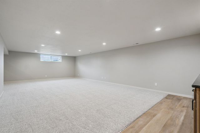 128 Goldcrest Court, Waterloo, IA 50701