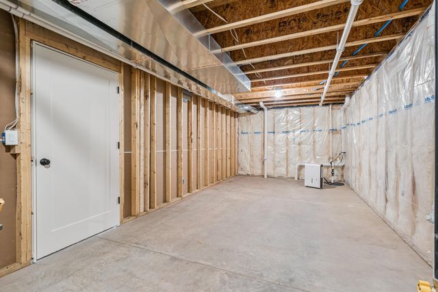 128 Goldcrest Court, Waterloo, IA 50701