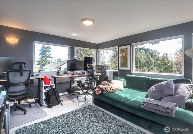 4258 N Whitman Ave, Seattle, WA 98103