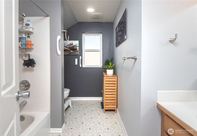 4258 N Whitman Ave, Seattle, WA 98103
