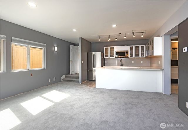 4258 N Whitman Ave, Seattle, WA 98103