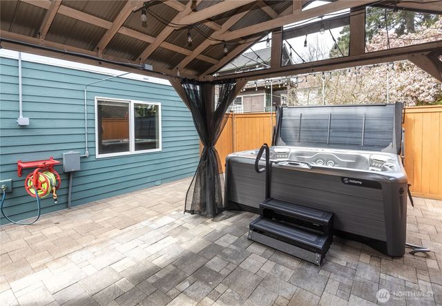 4258 N Whitman Ave, Seattle, WA 98103