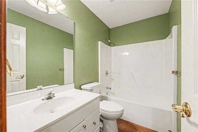 2448 SW Golf View Court, Topeka, KS 66614