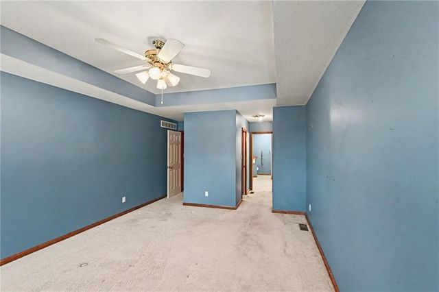 2448 SW Golf View Court, Topeka, KS 66614