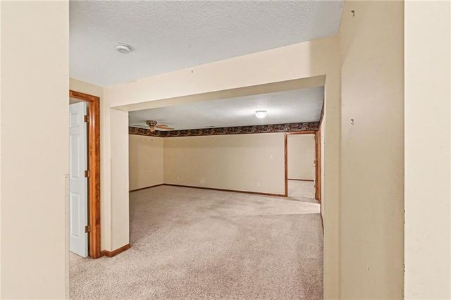 2448 SW Golf View Court, Topeka, KS 66614