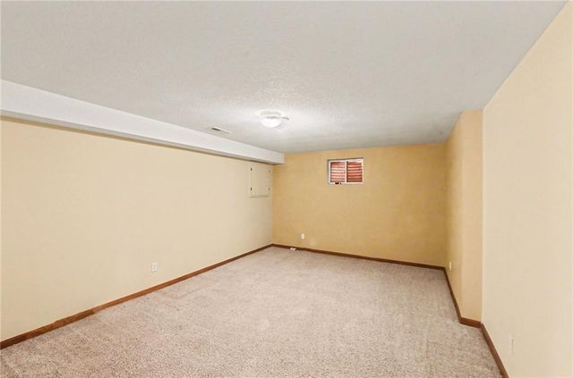 2448 SW Golf View Court, Topeka, KS 66614