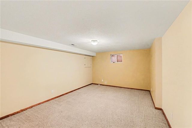 2448 SW Golf View Court, Topeka, KS 66614