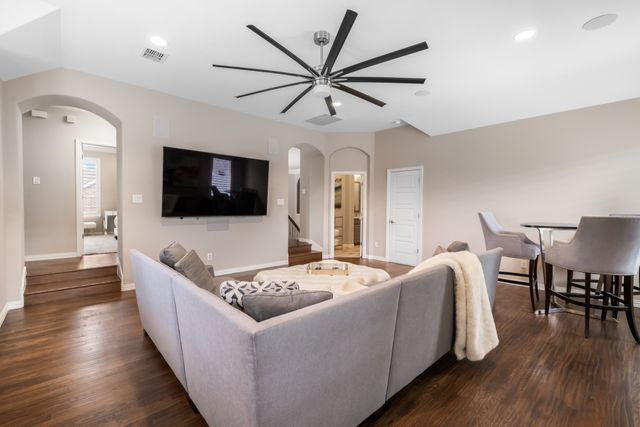 1245 Blue Lake Boulevard, Arlington, TX 76005