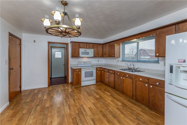 5194 Heckathorn Road, Brookville, OH 45309