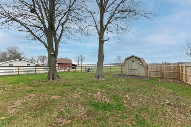 5194 Heckathorn Road, Brookville, OH 45309