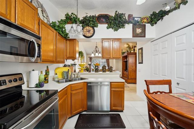 5417 LAKE MARGARET DRIVE G, Orlando, FL 32812