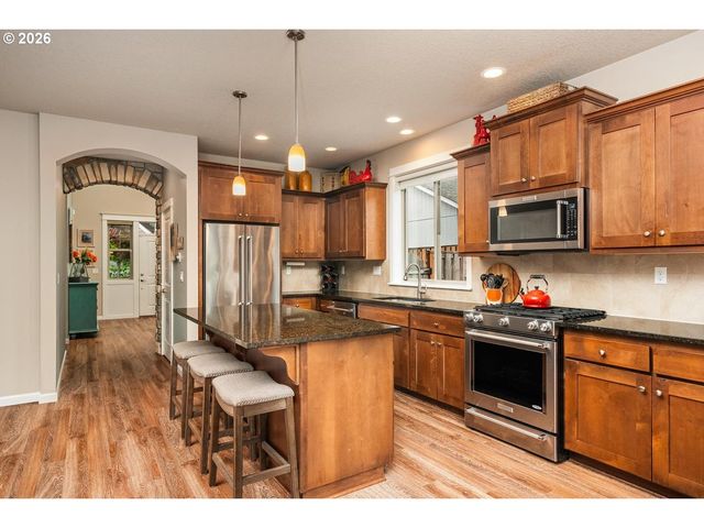 13537 Sw ASH Ave, Portland, OR 97223