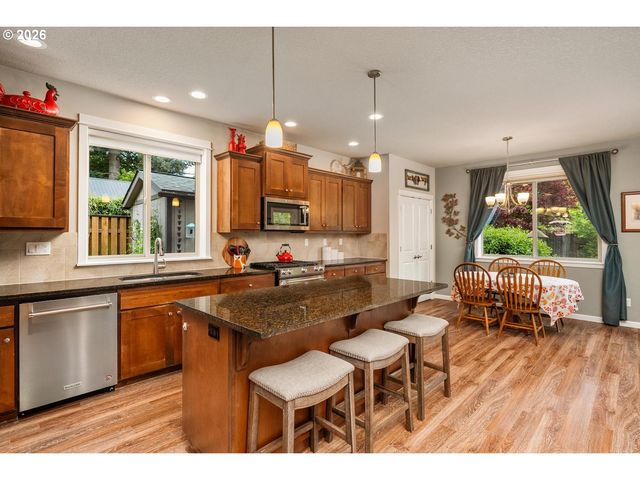 13537 Sw ASH Ave, Portland, OR 97223