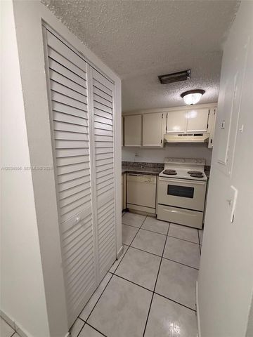 9917 W Okeechobee Road 3510, Hialeah Gardens, FL 33016