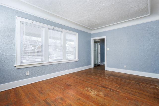 19572 Alcoy Avenue, Detroit, MI 48205