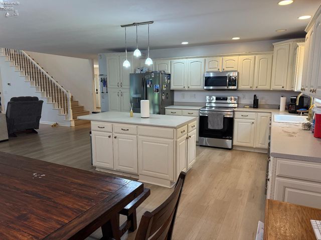 1485 Autumnwoods Drive, Fremont, OH 43420