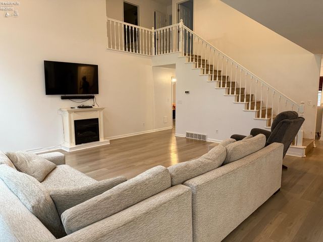 1485 Autumnwoods Drive, Fremont, OH 43420