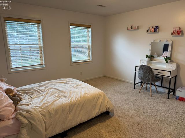 1485 Autumnwoods Drive, Fremont, OH 43420