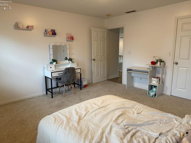 1485 Autumnwoods Drive, Fremont, OH 43420