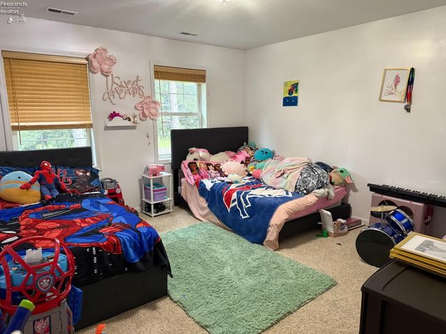 1485 Autumnwoods Drive, Fremont, OH 43420