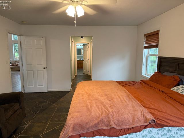 1485 Autumnwoods Drive, Fremont, OH 43420