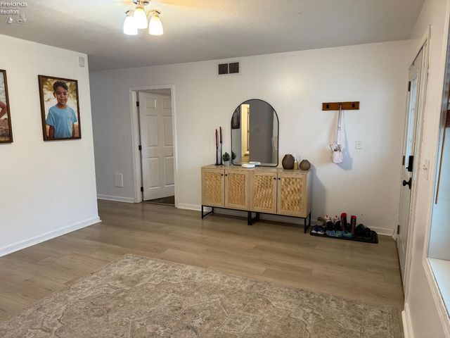 1485 Autumnwoods Drive, Fremont, OH 43420