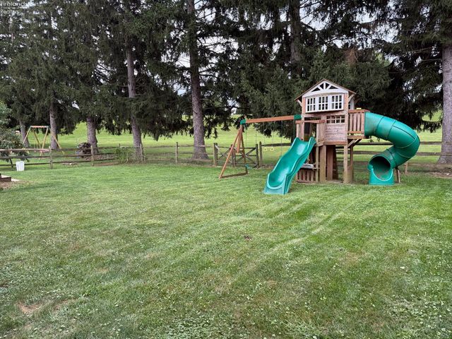 1485 Autumnwoods Drive, Fremont, OH 43420