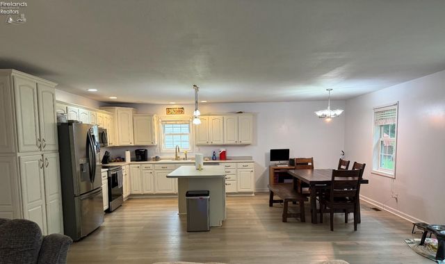 1485 Autumnwoods Drive, Fremont, OH 43420