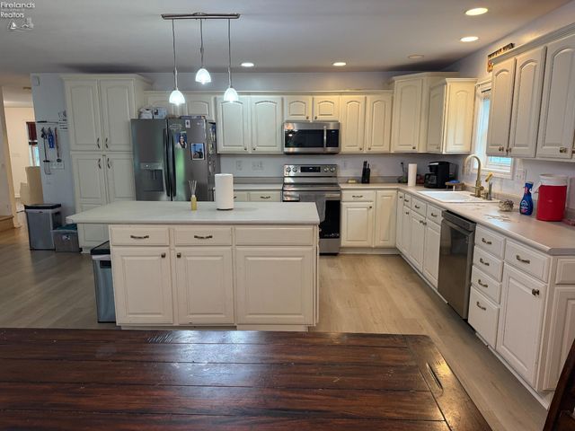 1485 Autumnwoods Drive, Fremont, OH 43420