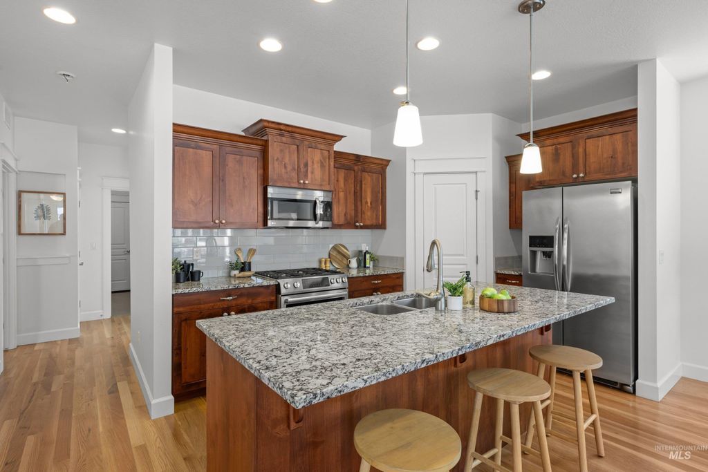 1255 E Prairiefire St, Meridian, ID 83646 photo 3