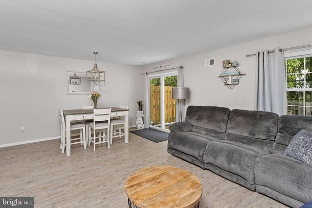 7 FAIRFAX CT, Bordentown, NJ 08505