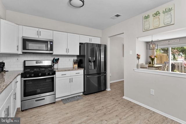 7 FAIRFAX CT, Bordentown, NJ 08505